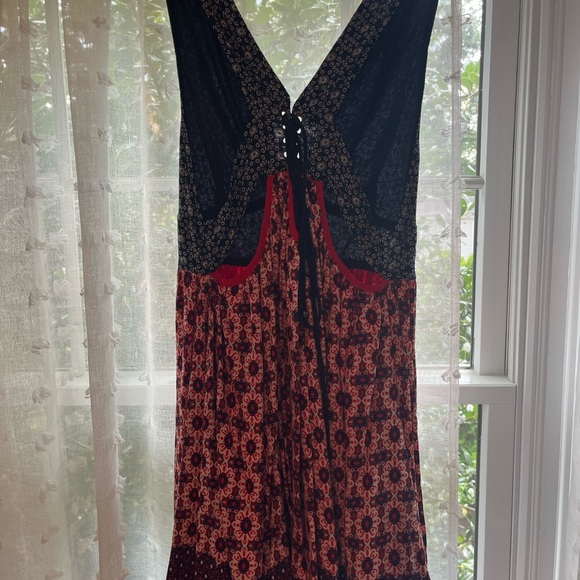 NWT Lulu’s lace up back sundress - Picture 2 of 4